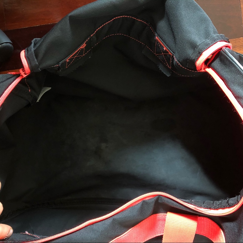 ❤️SOLD❤️Adidas Gym Bag - Neon Pink & Black - Picture 4 of 10